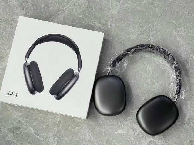 Black Wireless Headphones with Fast Charge & Durable ABS Body