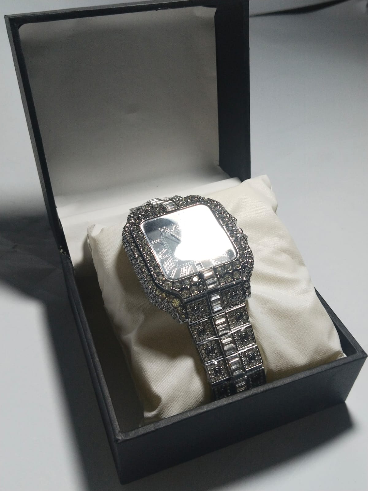 Diamond stone style watch with new design