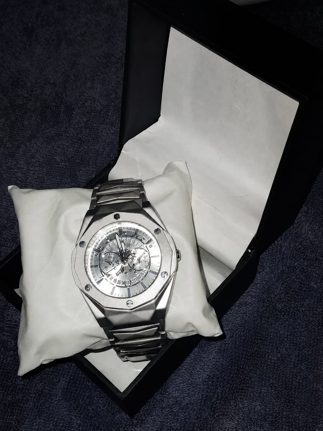 Luxuray Silver watch with new style
